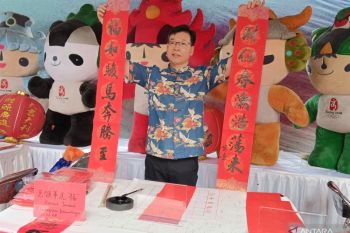 Konjen China ikut rayakan Imlek di Kelenteng Sam Poo Kong Semarang