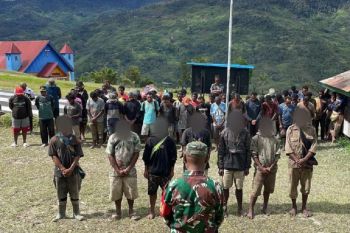 Tiga anggota gerombolan Kiworok kembali ke NKRI