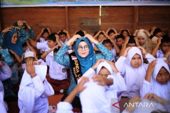PKK Nagan Raya beri trauma healing bagi murid SD di lokasi bencana