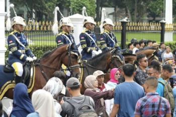 Atraksi mingguan Pengawal Istana Kepresidenan dekatkan publik ke Istana