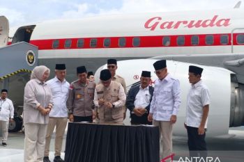 Pesawat Garuda Indonesia di Asrama Haji penghormatan Presiden Prabowo untuk rakyat Aceh