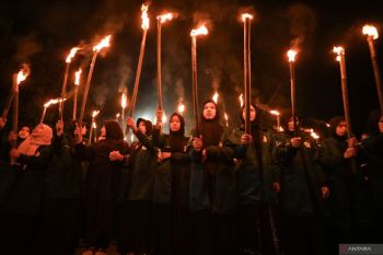 Torch parades light up Indonesian cities to welcome Ramadan