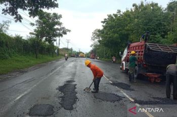 Kementerian PU memperbaiki jalan ruas Rembang-Lasem secara berkelanjutan