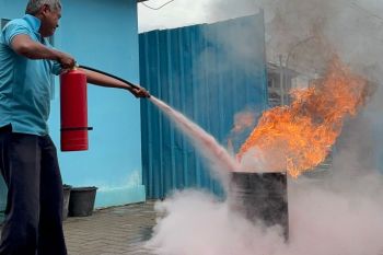 SPPG di Semarang gandeng Damkar latih kru hadapi kebakaran