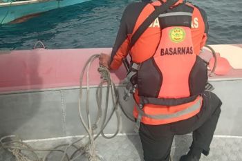 SAR selamatkan dua nelayan terombang-ambing di perairan Kei Kecil