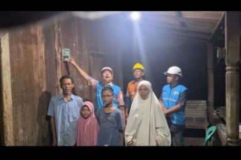 Wujudkan Mimpi Mahasiswa ITB, PLN Hadirkan Terang di Gunung Sarik