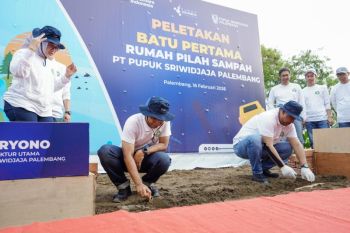 Pusri bangun rumah pilah sampah dan gelar aksi bersih serentak