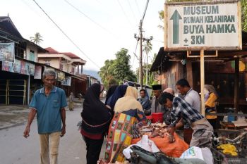 Pedagang daging sapi raup omzet Rp30 juta di lokasi bencana Agam