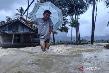 Hujan diprakirakan turun pada mayoritas wilayah Indonesia
