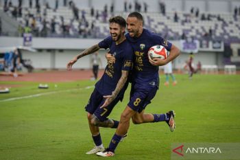 Persita kalahkan PSBS Biak 2-1, untungkan Semen Padang FC