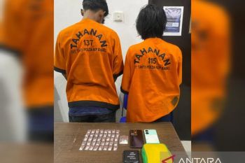 Dua pemuda ditangkap Polda Babel, simpan 47 klip sabu seberat 14,88 gram