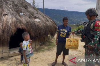 Yonif 511 perkuat kegiatan sosial dengan warga pedalaman Papua Pegunungan
