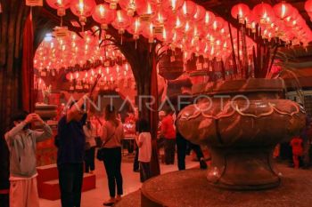 Imlek, Klenteng Boen Tek Bio Tangerang dikunjungi ribuan jamaah