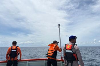 SAR gabungan perluas radius pencarian dua korban kapal tenggelam di perairan Selat Makssar