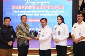 Kanwil Kemenkum sama KPU Jambi bahas produk hukum dan JDIH