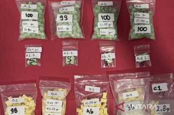 Polisi tangkap dua pria asal Lampung yang edarkan ekstasi di Jakpus