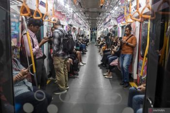 Penumpang MRT Jakarta boleh minum dan makan kurma usai adzan Maghrib