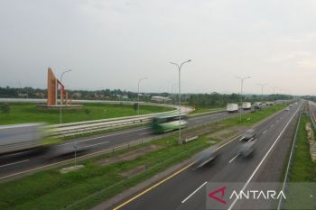 396 ribu kendaraan melintas selama libur Imlek