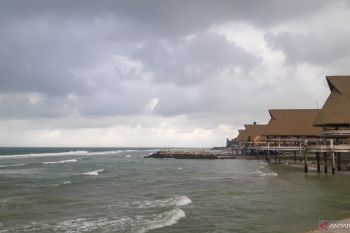 Masyarakat diimbau waspadai banjir rob di pesisir NTT hingga 20 Februari 2026