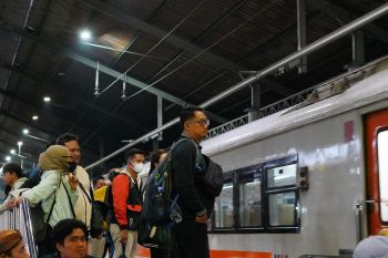 KAI Daop 6 melayani lebih dari 245 ribu pelanggan selama libur panjang Imlek