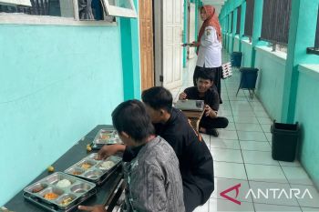 Selama Ramadhan, menu kering non-UPF jadi menu MBG di Kota Serang