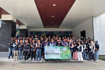 Tim relawan Sekolah Vokasi Undip terlibat pada penanganan bencana di Sumatera
