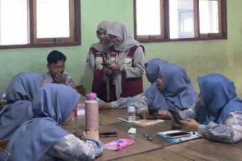 Mahasiswa KKN-Dik UMS gelar pelatihan Canva dan strategi konten TikTok kekinian di SD Muhammadiyah Jatiyoso