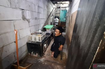 Dari razia ke renovasi rumah, upaya awal penegak perda ubah persepsi