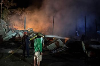 Dua kebakaran di Gunung Mas hanguskan ruko dan barak