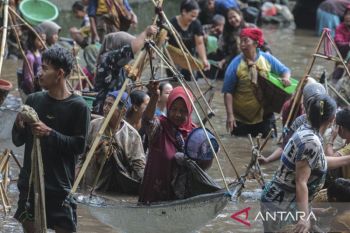 Tradisi menangkap ikan jelang bulan Ramadhan