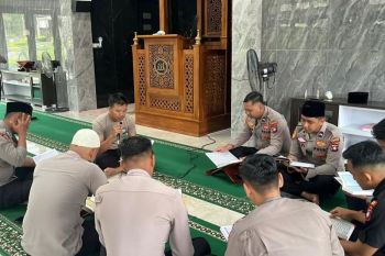 Polres Lingga semarakkan bulan Ramadhan dengan tadarus Al Quran