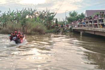 Tim SAR lakukan pencarian dua remaja tenggelam di Sungai Dukuh Grobogan