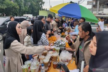 Pedagang takjil di Jakut diimbau tertib agar tidak sebabkan kemacetan