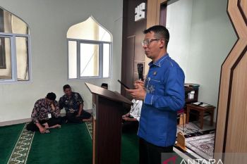 Ba'da Dzuhur Ramadhan Pertama di Kemenkum Riau, Kadiv Yankum Ajak Jajaran Tingkatkan Amal Ibadah