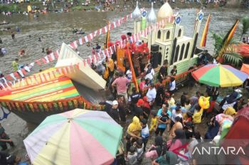 PTPN IV Rawat Tradisi Balimau Kasai di Rokan Hulu