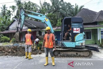 Indonesia speeds up post-disaster housing in Sumatra ahead of Eid