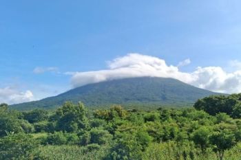 Pos Pengamat: Gunung Lewotolok di Lembata erupsi 871 kali dalam sepekan