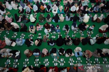 Sumatra floods: Universities resume as Indonesia boosts recovery