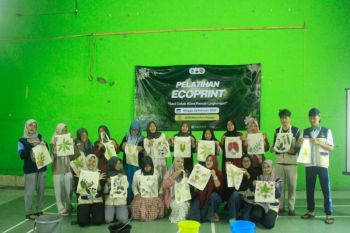 Mahasiswa KKN MMK Posko 3 UIN Walisongo gelar pelatihan ecoprint di Kelurahan Kejajar