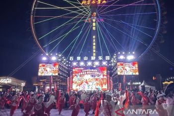 Warga Beijing penuhi taman hiburan Shijingshan