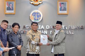 Serahkan Persub RTRW kepada Gubernur Sulawesi Utara, Menteri Nusronminta RTRWprovinsi jadi acuan penyusunan RTRWkabupaten/kota