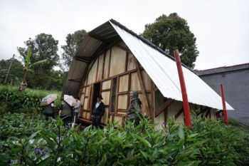 ITB hadirkan huntara yang dibangun dua hari jadi bagi korban longsor Cisarua