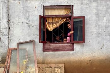 Elegi pelipur lara anak-anak penyintas bencana