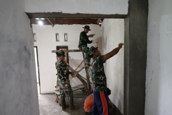 Rehabilitasi rumah tidak layak huni oleh TNI