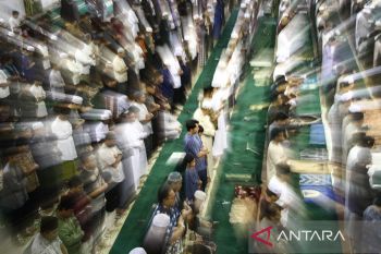Shalat Tarawih di Palangka Raya