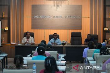 Pemkab Manokwari diminta tinjau ulang pemberhentian 235 nakes