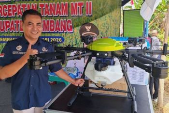 Pemkab Rembang genjot produktivitas tanaman padi dengan manfaatkan drone