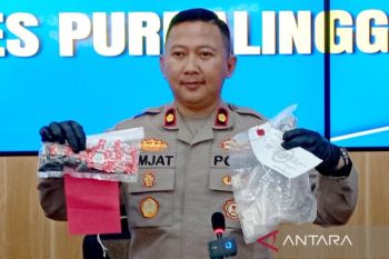 Polisi mengungkap dua kasus psikotropika dan sabu-sabu di Purbalingga