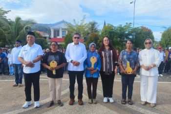 Pemkot Ambon beri 19 booth container bagi pelaku UMKM di RTP Wainitu