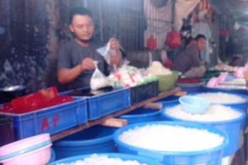Pedagang kolang-kaling di Lebak diburu warga